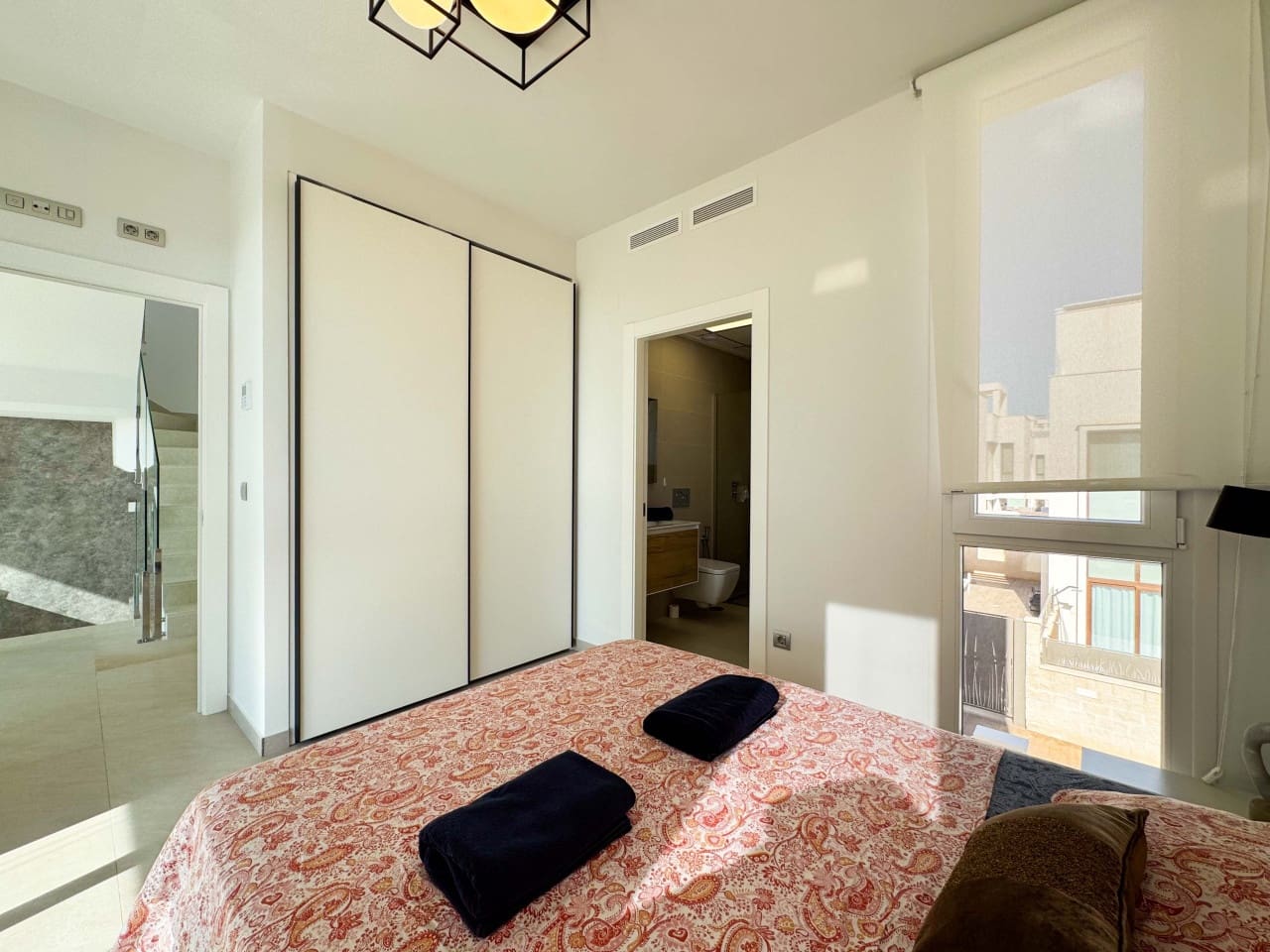 Chalet de 3 habitaciones en Ciudad Quesada en venta con piscina - 690.000 € (Ref: 9398764)