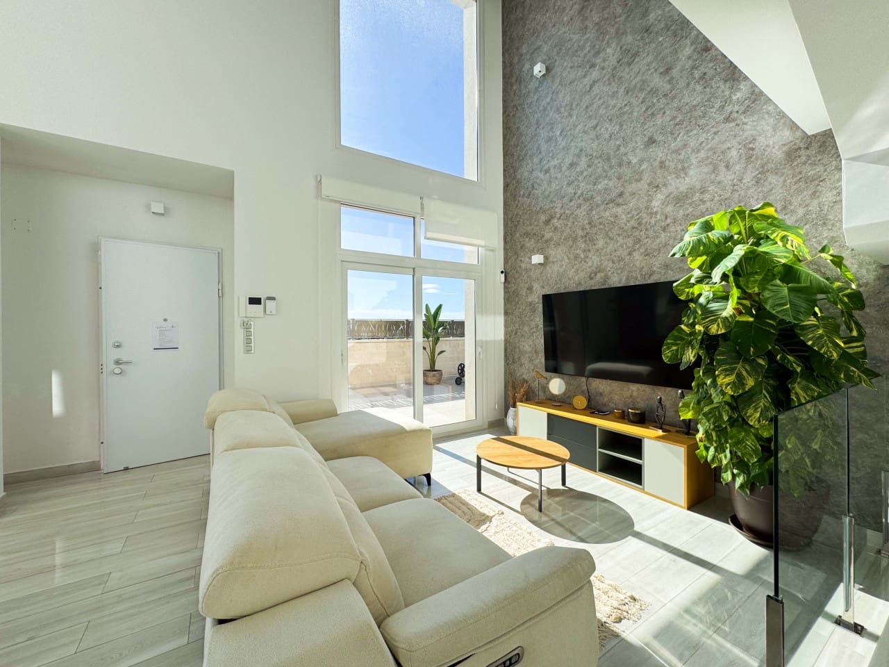 Chalet de 3 habitaciones en Ciudad Quesada en venta con piscina - 690.000 € (Ref: 9398764)