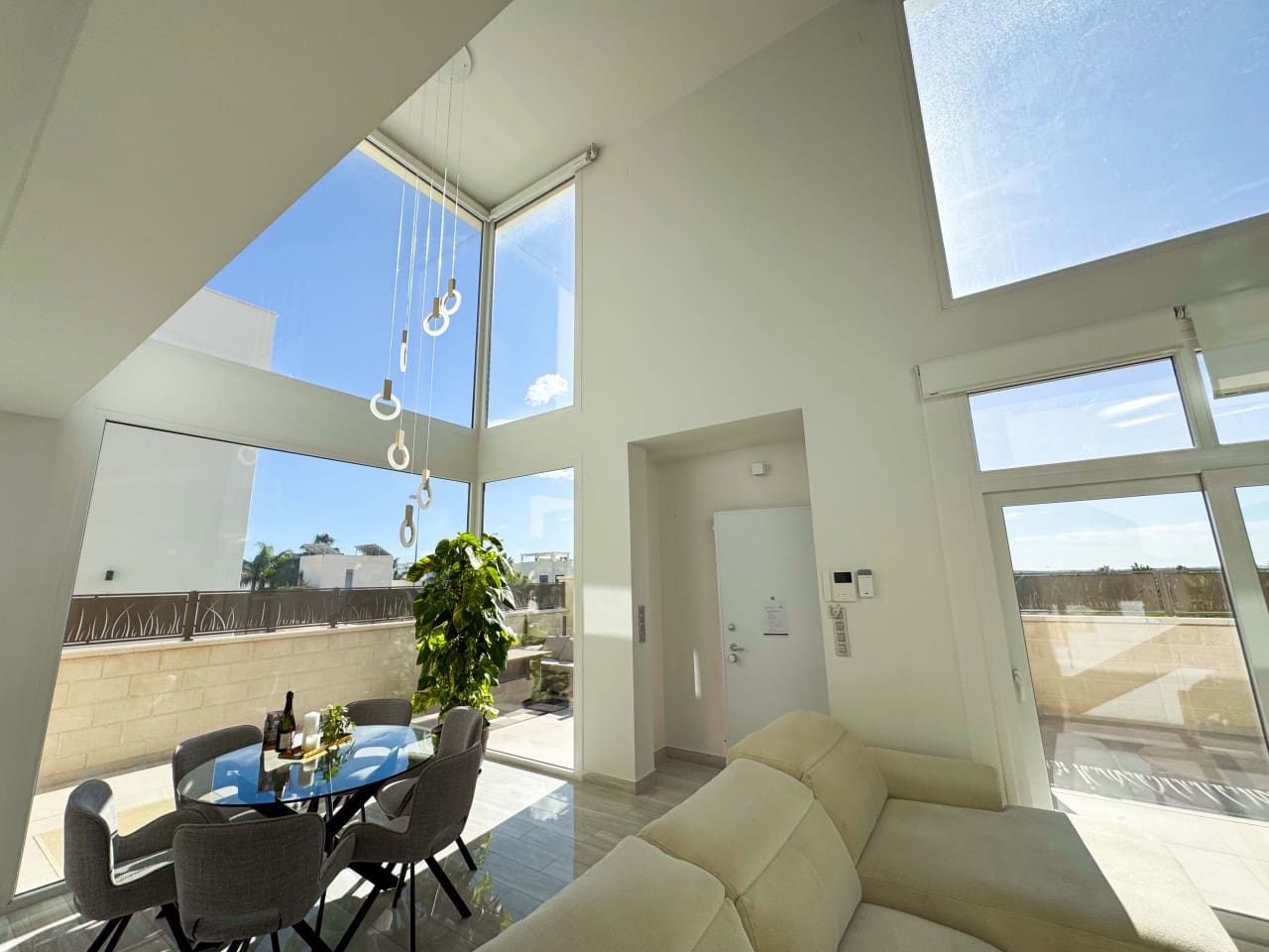 Chalet de 3 habitaciones en Ciudad Quesada en venta con piscina - 690.000 € (Ref: 9398764)