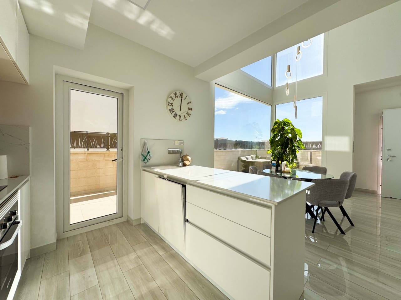 Chalet de 3 habitaciones en Ciudad Quesada en venta con piscina - 690.000 € (Ref: 9398764)