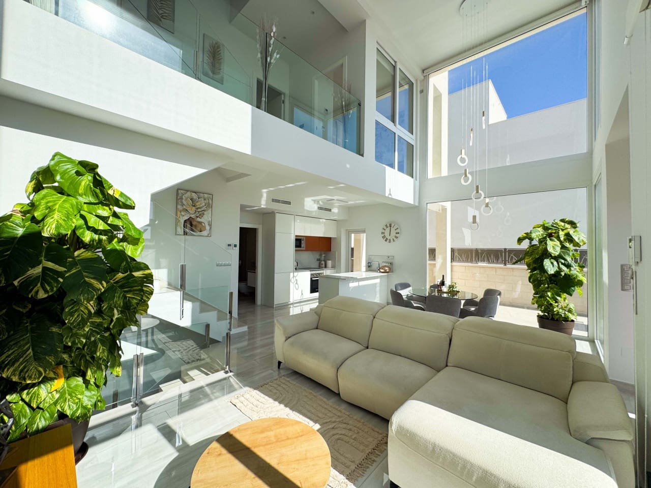 Chalet de 3 habitaciones en Ciudad Quesada en venta con piscina - 690.000 € (Ref: 9398764)