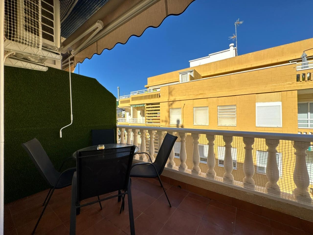 1 Zimmer Apartment zu verkaufen in Torrevieja - 209.000 € (Ref: 9406961)