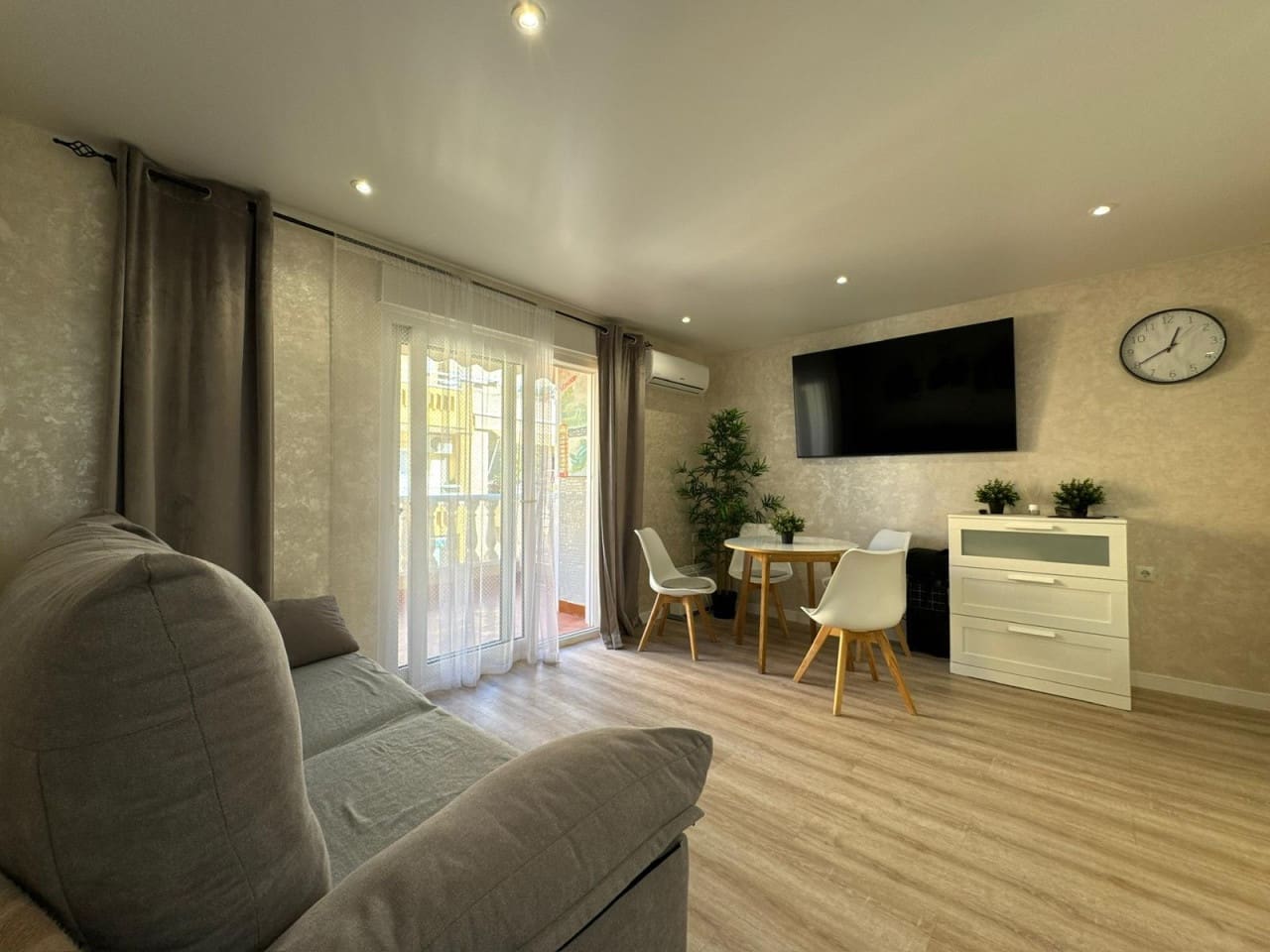 1 Zimmer Apartment zu verkaufen in Torrevieja - 209.000 € (Ref: 9406961)