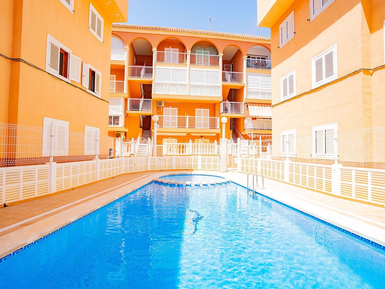 1 slaapkamer Appartement te koop in La Mata met zwembad - € 140.000 (Ref: 9420474)
