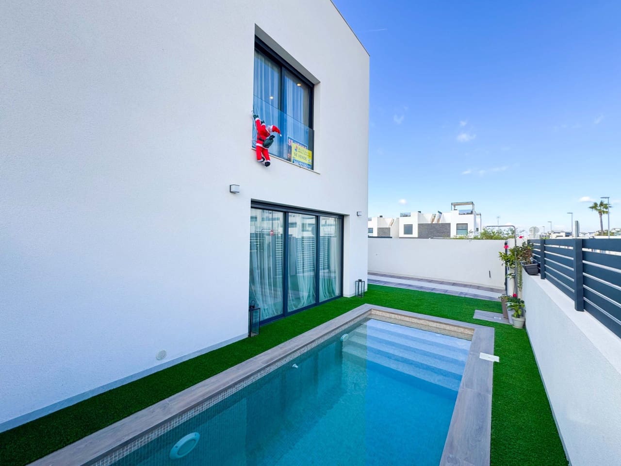 2 Zimmer Haus zu verkaufen in Benijofar mit Pool - 315.000 € (Ref: 9424129)