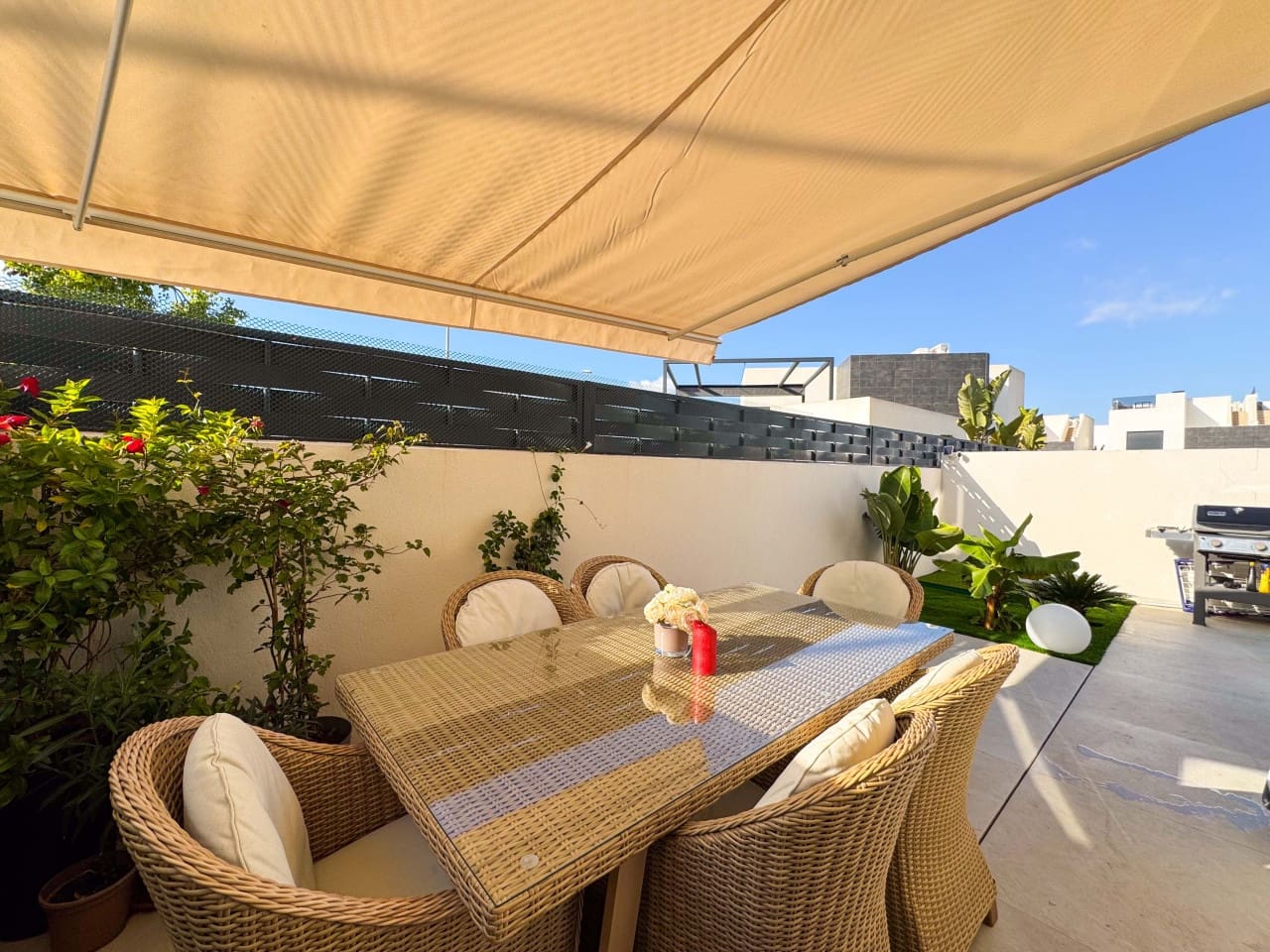 2 Zimmer Haus zu verkaufen in Benijofar mit Pool - 315.000 € (Ref: 9424129)