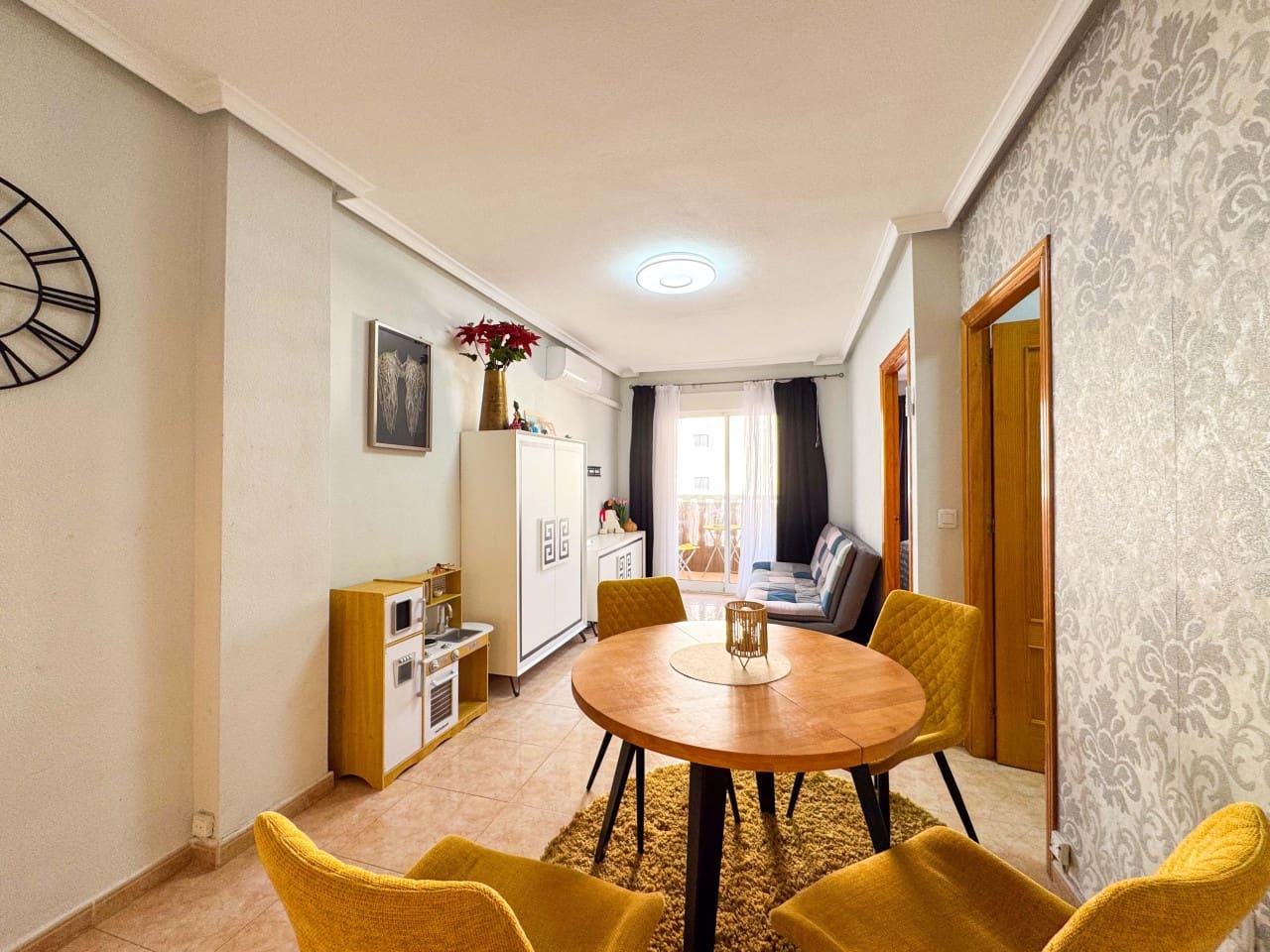 2 slaapkamer Appartement te koop in Torrevieja met zwembad - € 149.000 (Ref: 9428635)