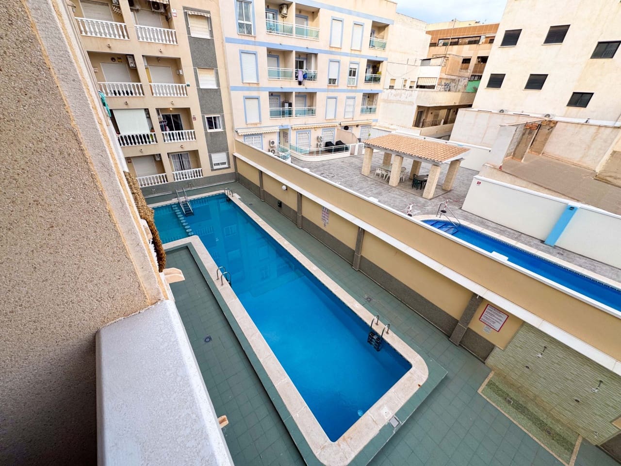 2 slaapkamer Appartement te koop in Torrevieja met zwembad - € 149.000 (Ref: 9428635)