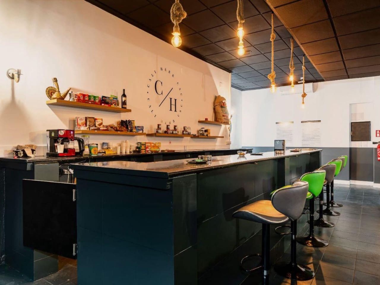 Erhverv til salg i Torrevieja - € 199.000 (Ref: 9447430)