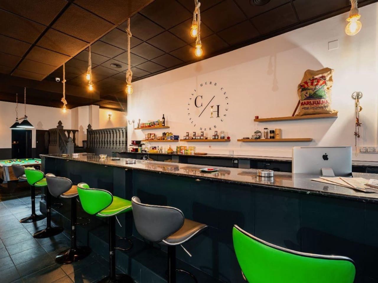 Erhverv til salg i Torrevieja - € 199.000 (Ref: 9447430)