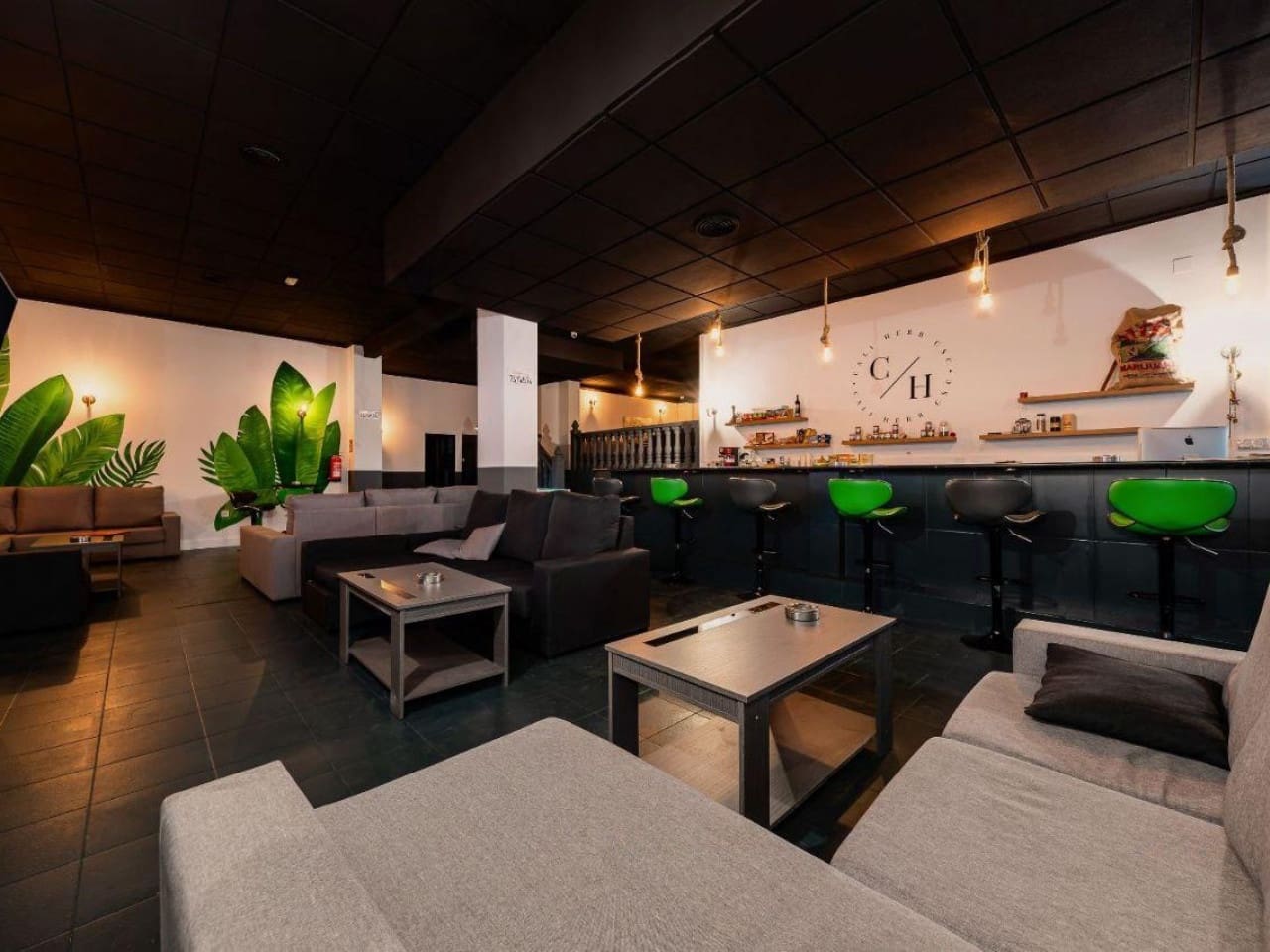 Erhverv til salg i Torrevieja - € 199.000 (Ref: 9447430)