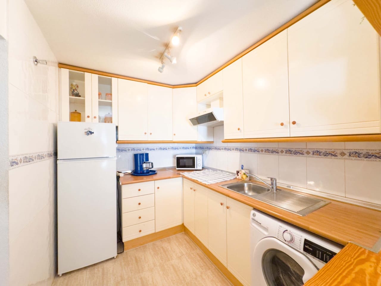 2 bedroom Apartment for sale in Torrevieja with pool garage - € 199,000 (Ref: 9447431)