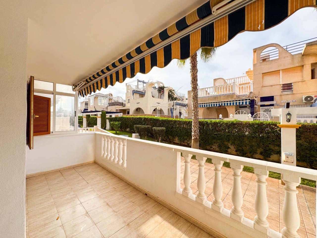 2 bedroom Apartment for sale in Torrevieja with pool garage - € 199,000 (Ref: 9447431)