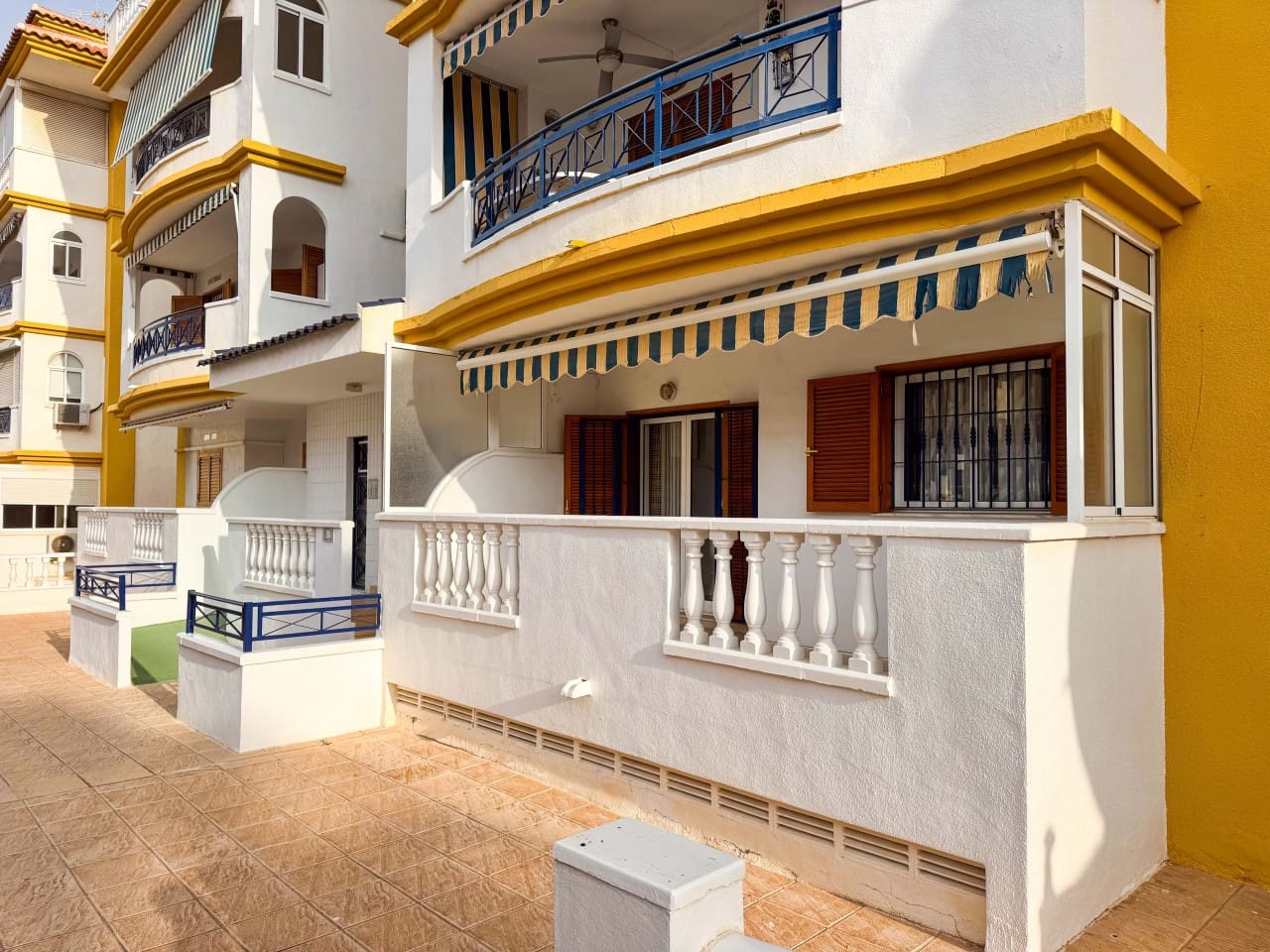 2 bedroom Apartment for sale in Torrevieja with pool garage - € 199,000 (Ref: 9447431)