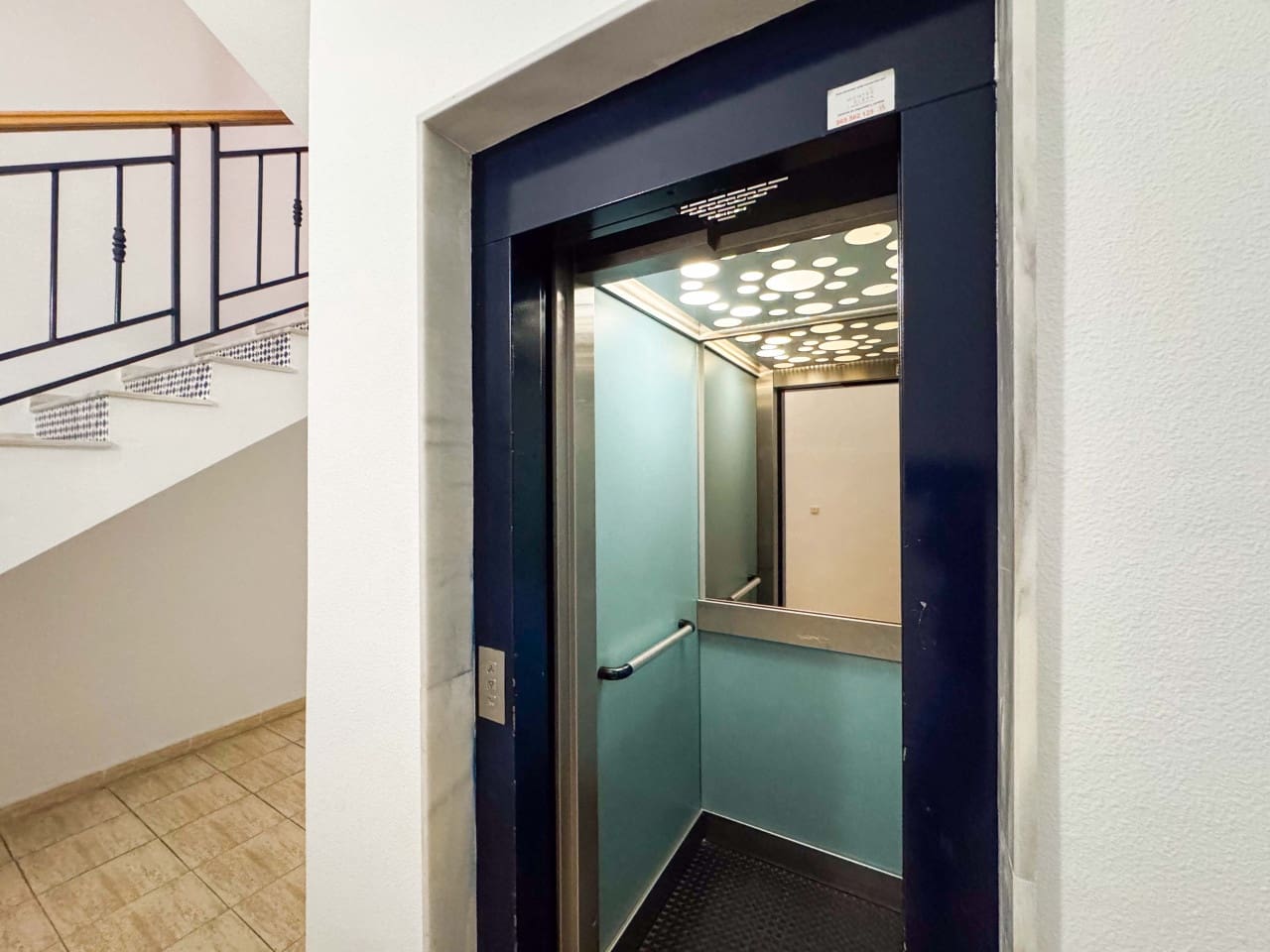 2 bedroom Apartment for sale in Torrevieja with pool garage - € 199,000 (Ref: 9447431)