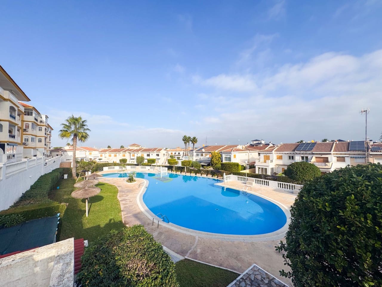 2 bedroom Apartment for sale in Torrevieja with pool garage - € 199,000 (Ref: 9447431)