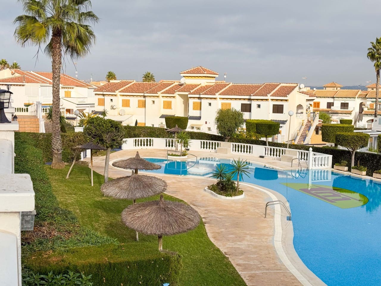 2 bedroom Apartment for sale in Torrevieja with pool garage - € 199,000 (Ref: 9447431)
