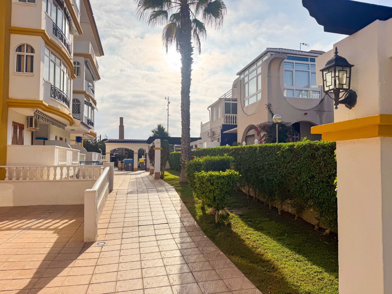 2 bedroom Apartment for sale in Torrevieja with pool garage - € 199,000 (Ref: 9447431)