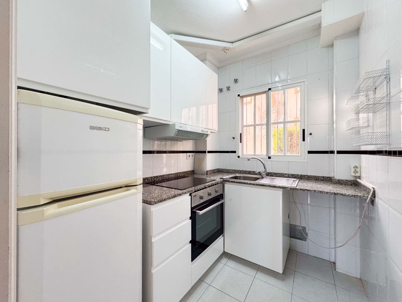 2 Zimmer Apartment zu verkaufen in Torrevieja mit Pool - 139.900 € (Ref: 9449275)