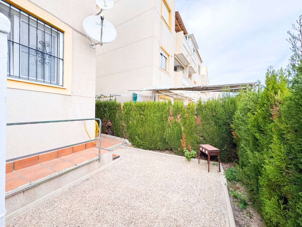 2 Zimmer Apartment zu verkaufen in Torrevieja mit Pool - 139.900 € (Ref: 9449275)