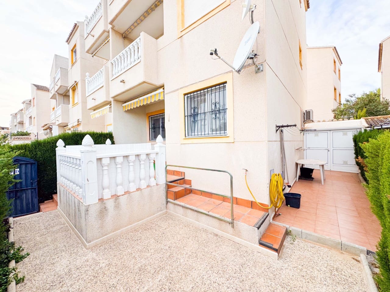 2 Zimmer Apartment zu verkaufen in Torrevieja mit Pool - 139.900 € (Ref: 9449275)