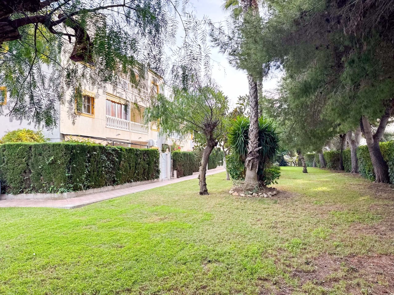 2 Zimmer Apartment zu verkaufen in Torrevieja mit Pool - 139.900 € (Ref: 9449275)