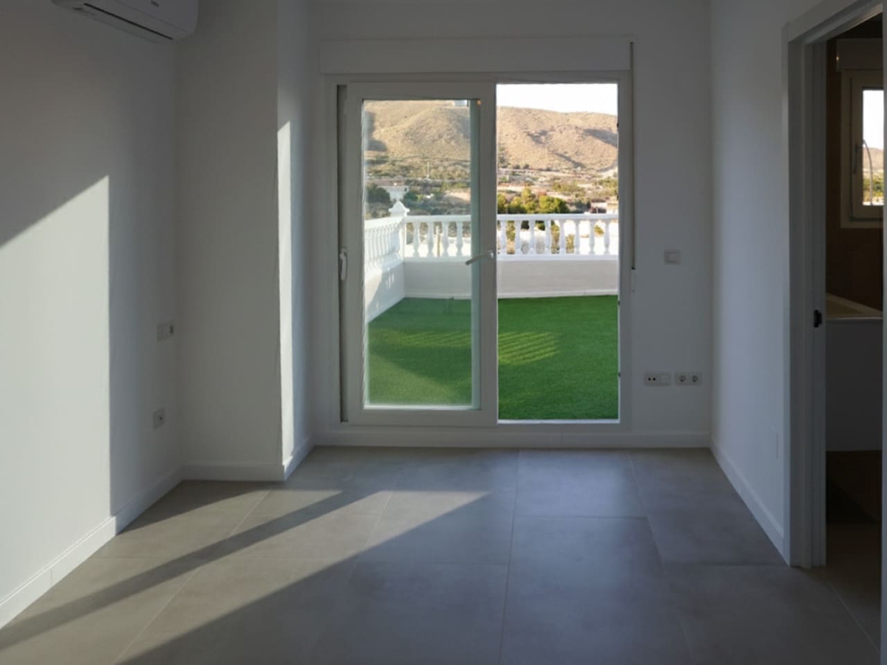 Chalet de 3 habitaciones en El Campello en venta con garaje - 550.000 € (Ref: 9464868)