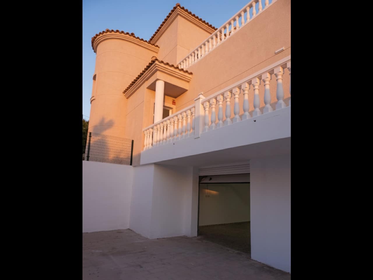 Chalet de 3 habitaciones en El Campello en venta con garaje - 550.000 € (Ref: 9464868)