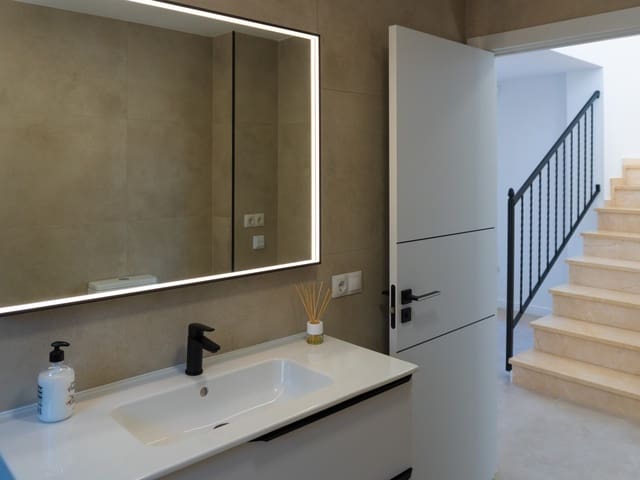 Chalet de 3 habitaciones en El Campello en venta con garaje - 550.000 € (Ref: 9464868)