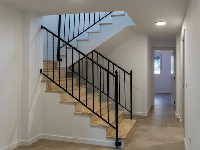 Chalet de 3 habitaciones en El Campello en venta con garaje - 550.000 € (Ref: 9464868)