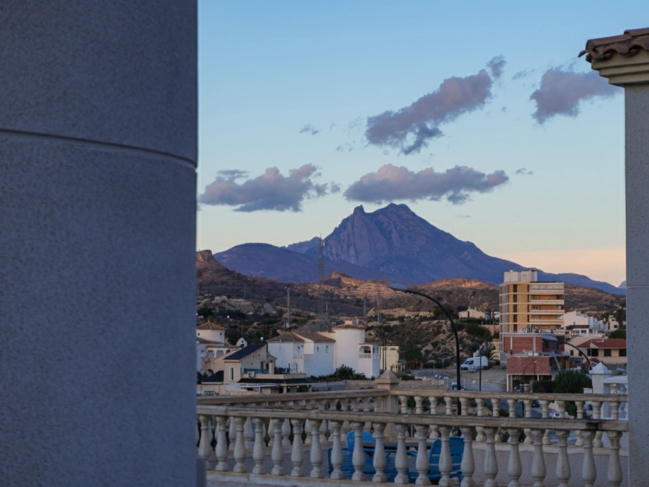 Chalet de 3 habitaciones en El Campello en venta con garaje - 550.000 € (Ref: 9464868)