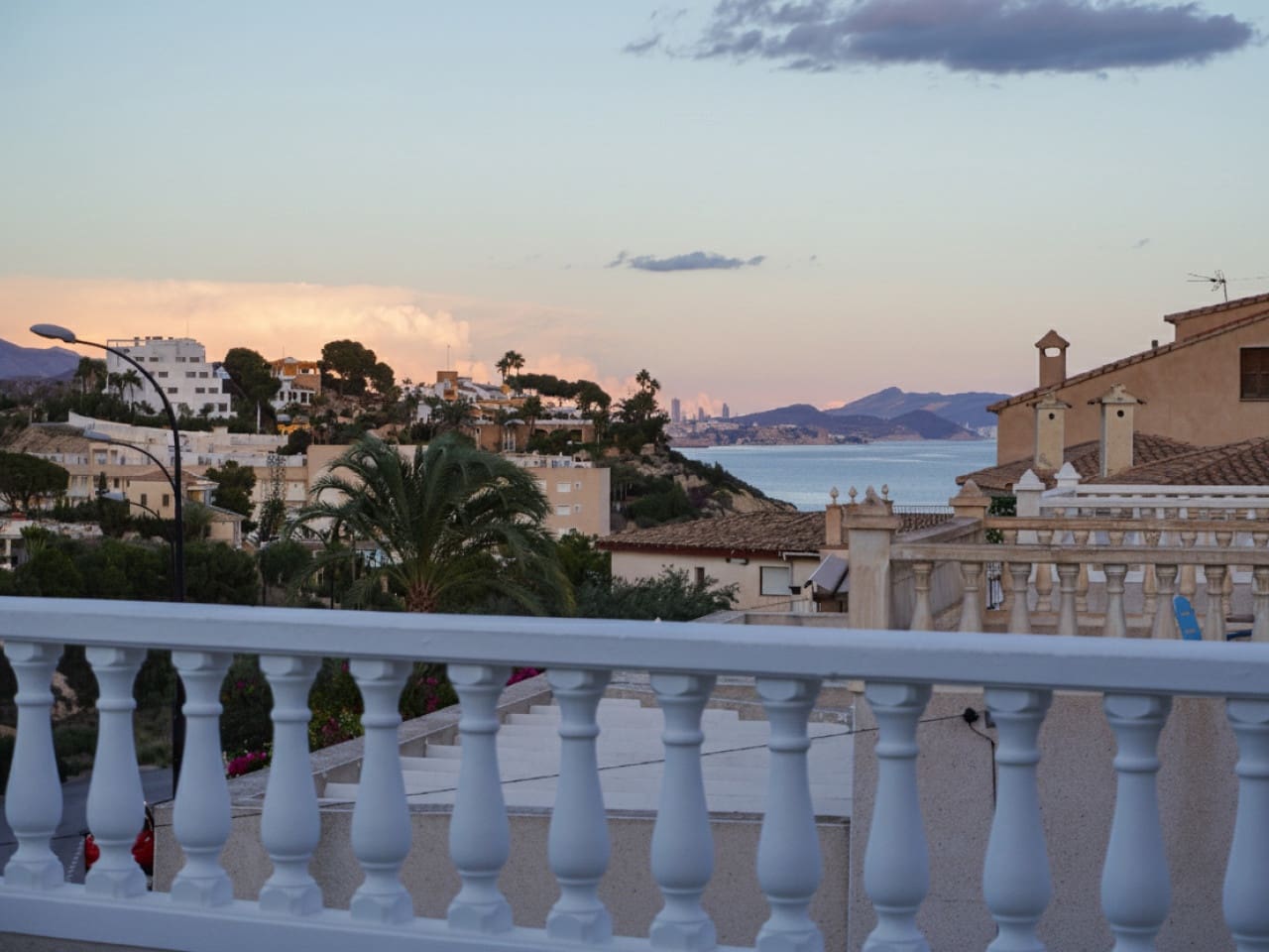 Chalet de 3 habitaciones en El Campello en venta con garaje - 550.000 € (Ref: 9464868)