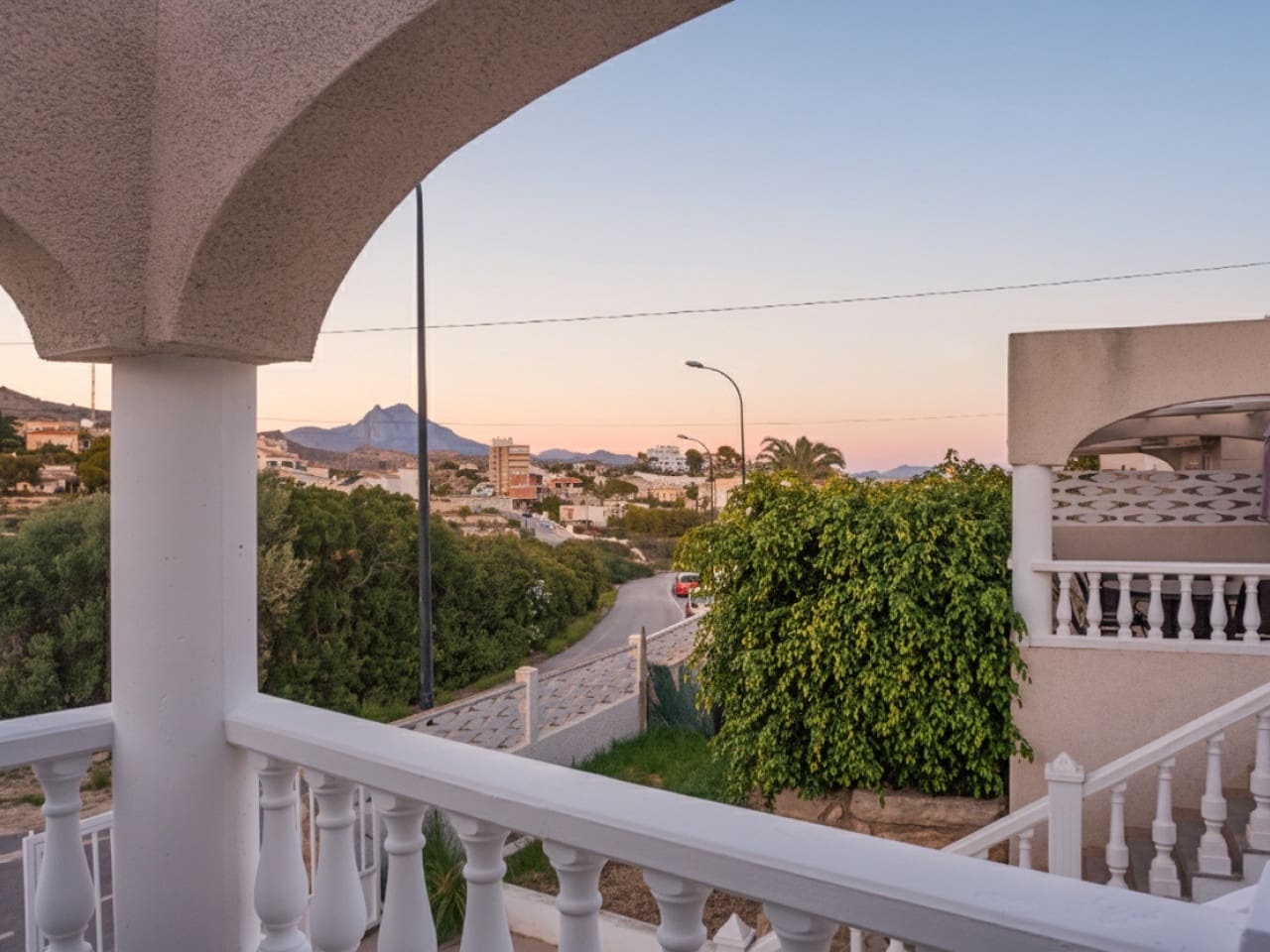 Chalet de 3 habitaciones en El Campello en venta con garaje - 550.000 € (Ref: 9464868)