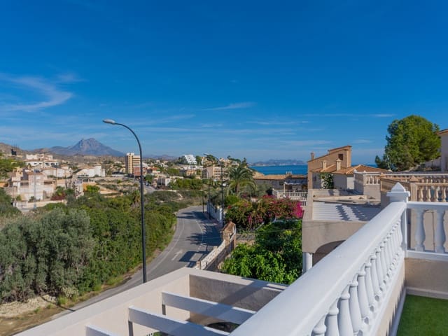 Chalet de 3 habitaciones en El Campello en venta con garaje - 550.000 € (Ref: 9464868)