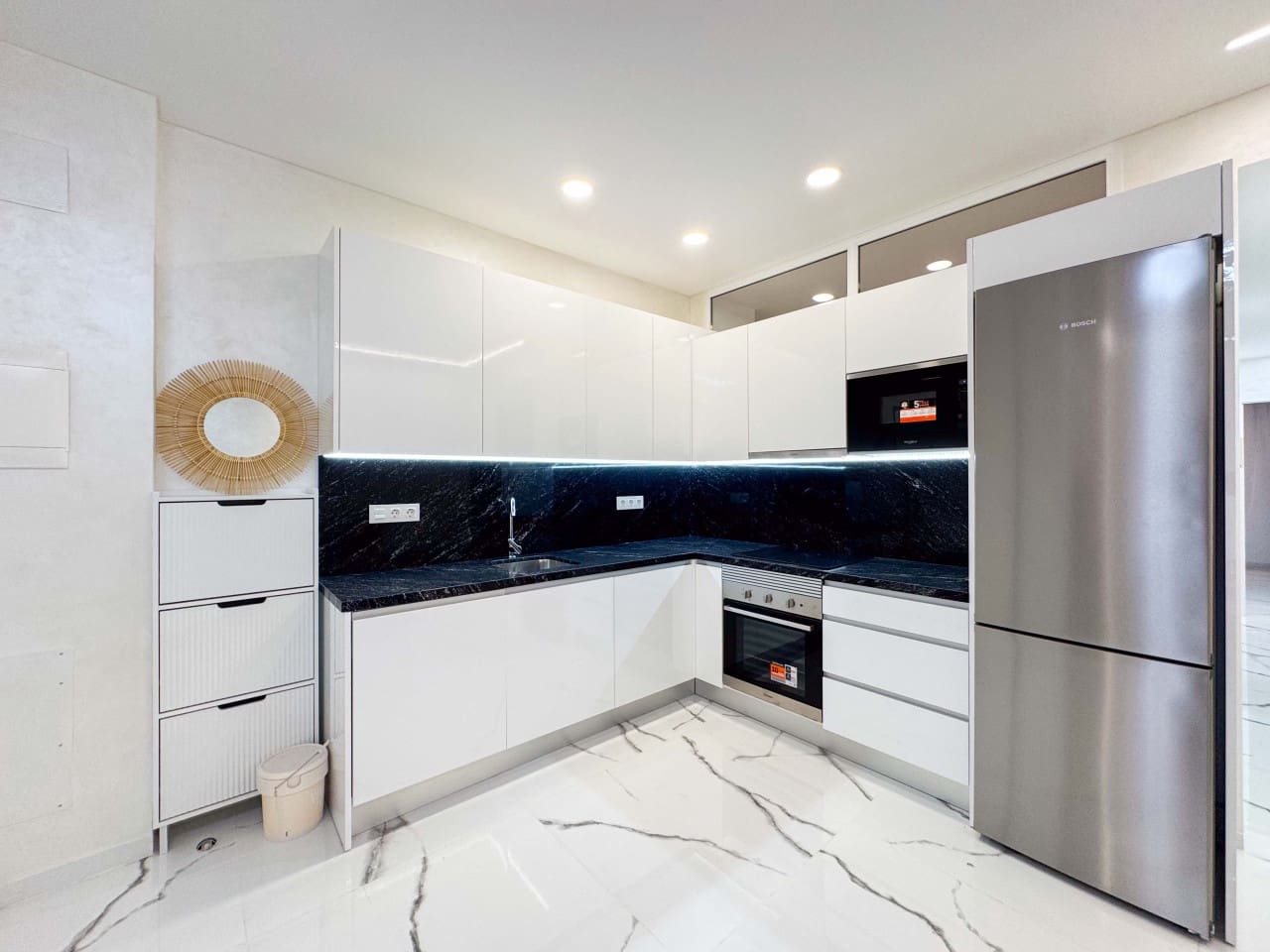 2 Zimmer Apartment zu verkaufen in Torrevieja - 230.000 € (Ref: 9475006)