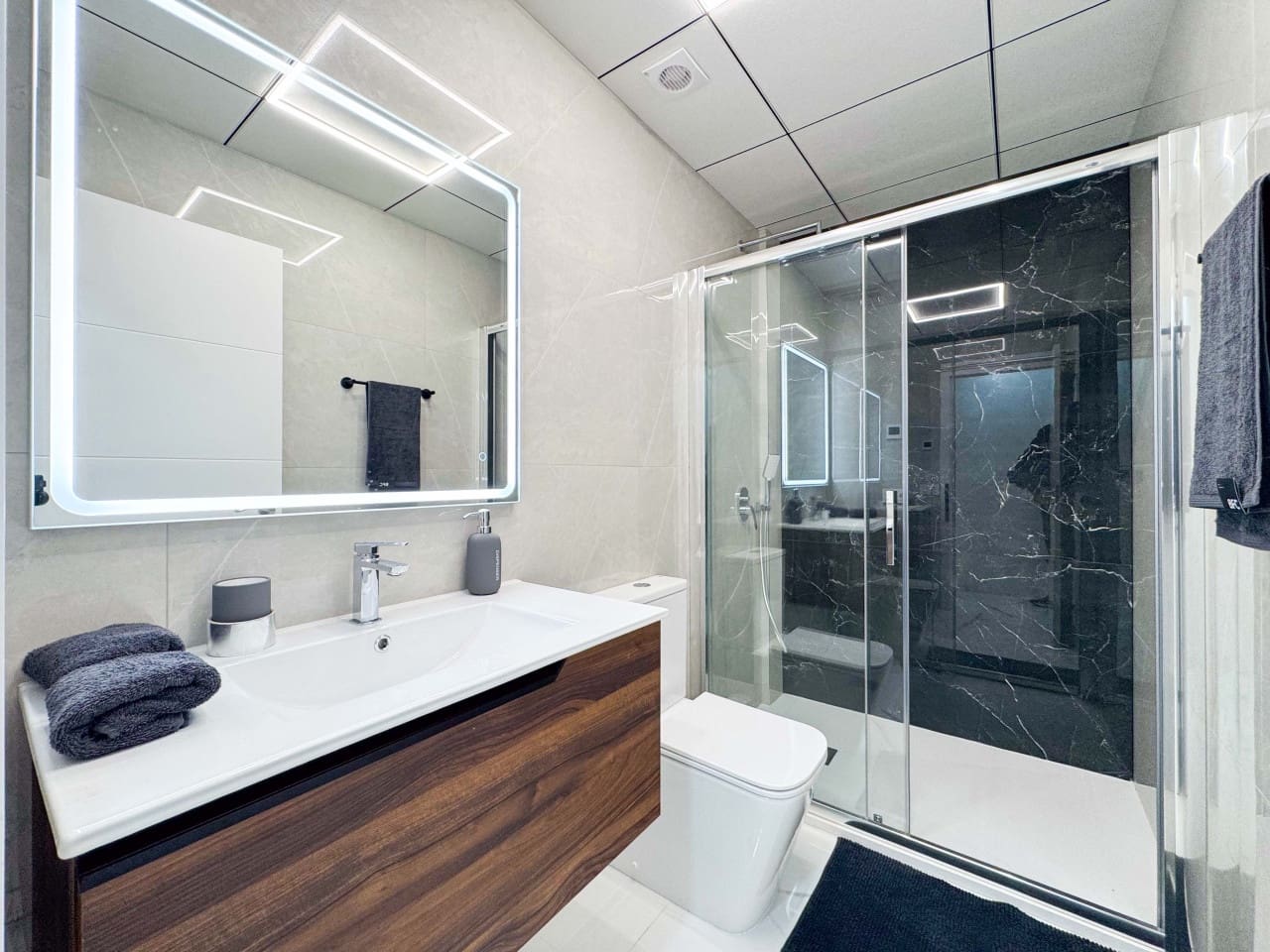 2 Zimmer Apartment zu verkaufen in Torrevieja - 230.000 € (Ref: 9475006)