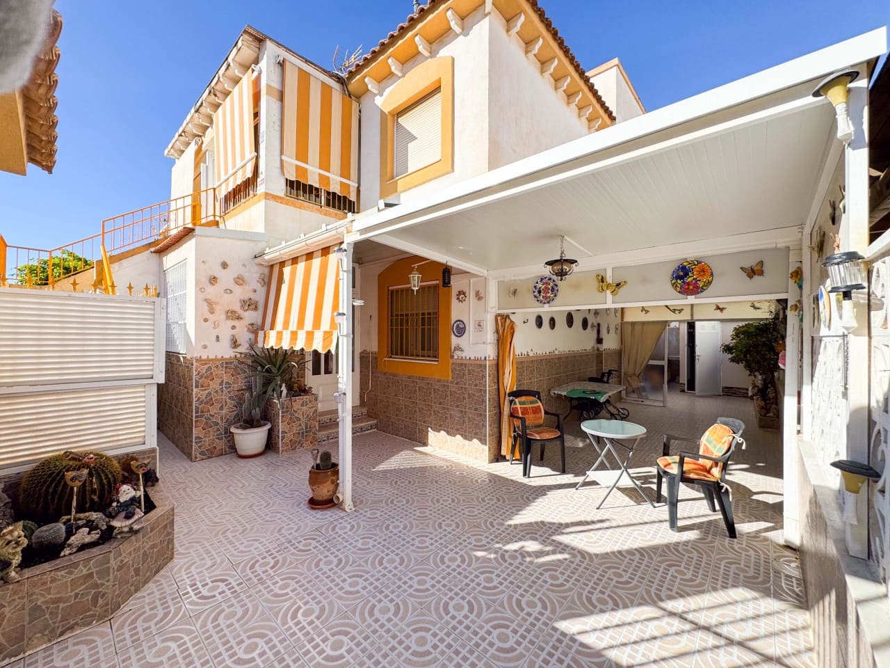 2 soverom Villa til salgs i Torrevieja med svømmebasseng garasje - € 159 900 (Ref: 9502924)