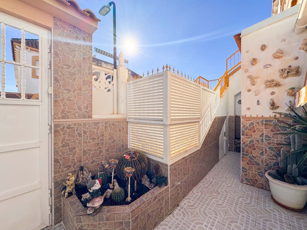2 soverom Villa til salgs i Torrevieja med svømmebasseng garasje - € 159 900 (Ref: 9502924)