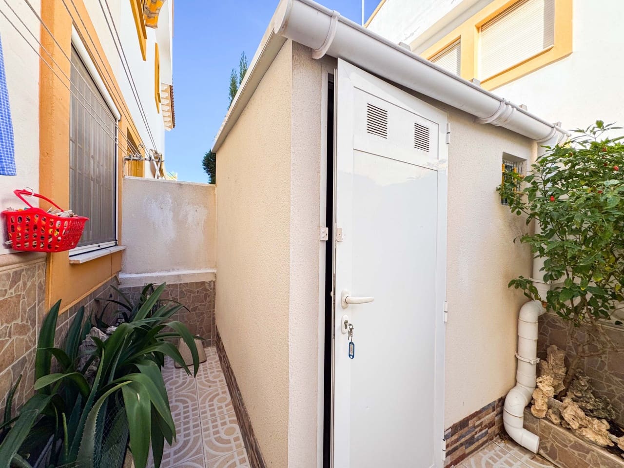 2 soverom Villa til salgs i Torrevieja med svømmebasseng garasje - € 159 900 (Ref: 9502924)