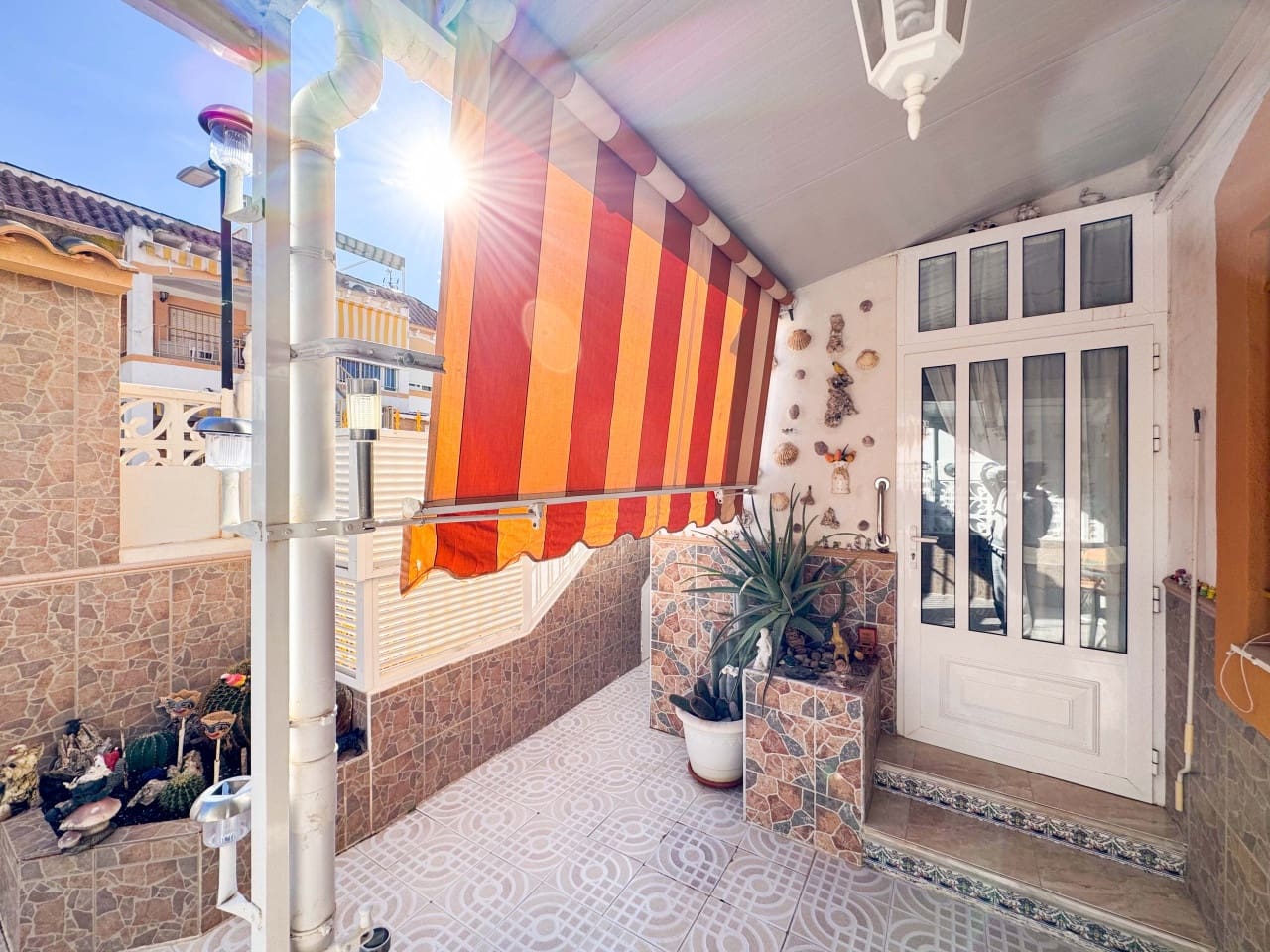 2 soverom Villa til salgs i Torrevieja med svømmebasseng garasje - € 159 900 (Ref: 9502924)