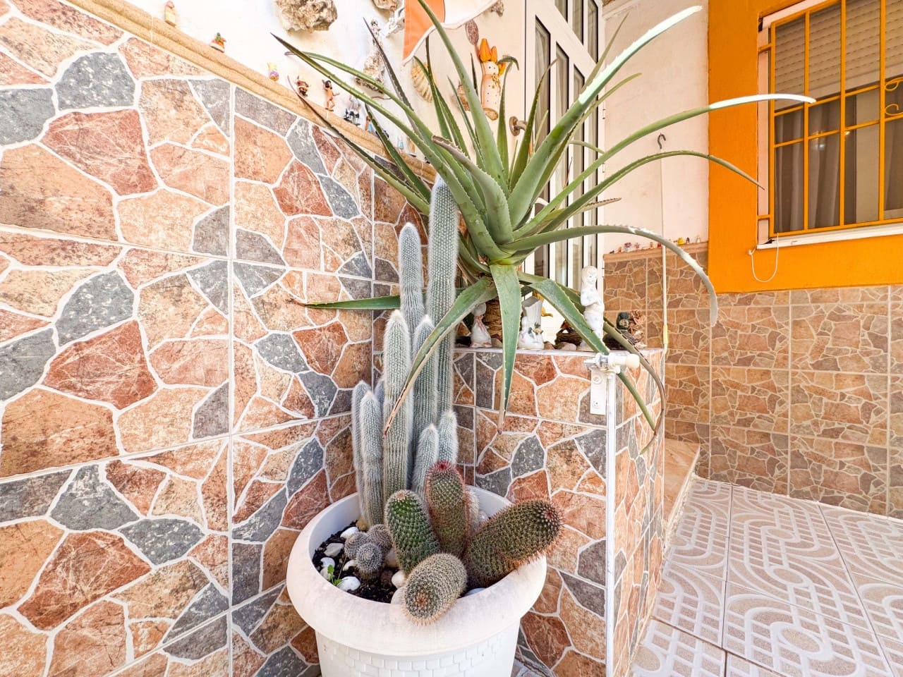 2 soverom Villa til salgs i Torrevieja med svømmebasseng garasje - € 159 900 (Ref: 9502924)