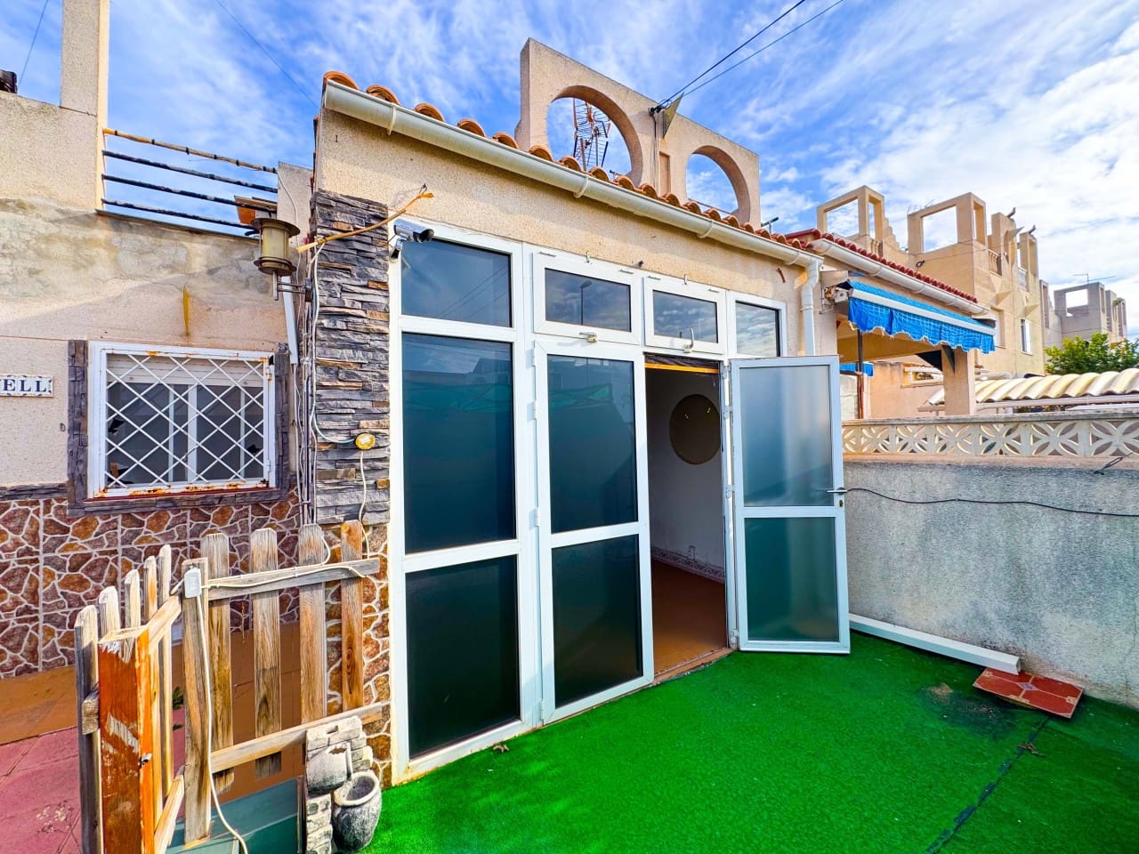 2 slaapkamer Huis te koop in Torrevieja - € 117.260 (Ref: 9528052)