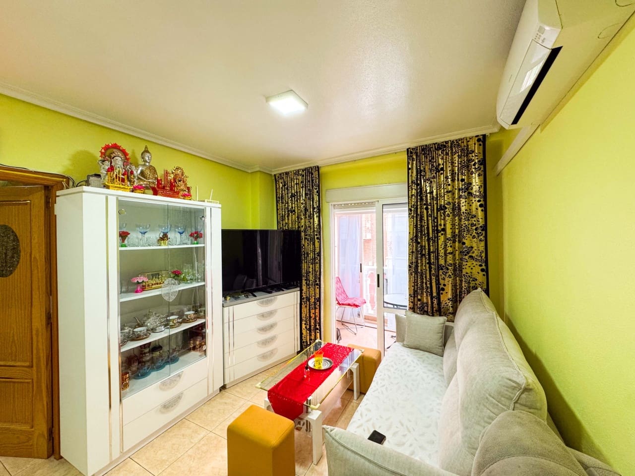 2 makuuhuone Huoneisto myytävänä paikassa Torrevieja - 140 000 € (Ref: 9532422)