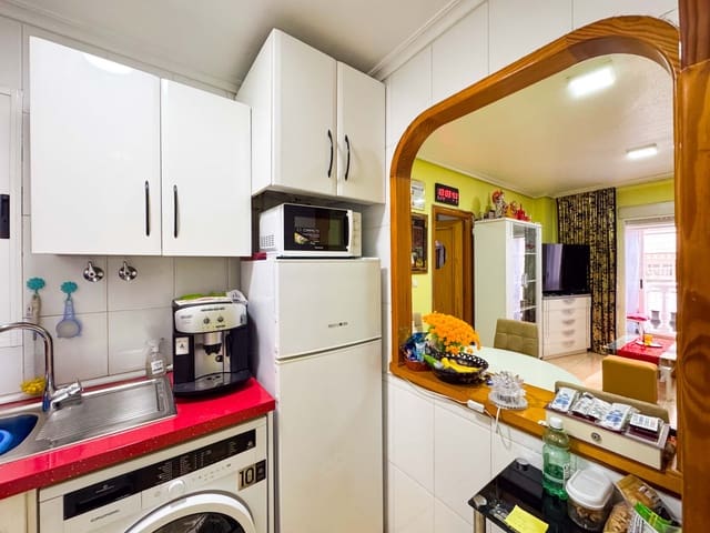 2 makuuhuone Huoneisto myytävänä paikassa Las Piscinas Naturales, Torrevieja - 140 000 € (Ref: 9532422)