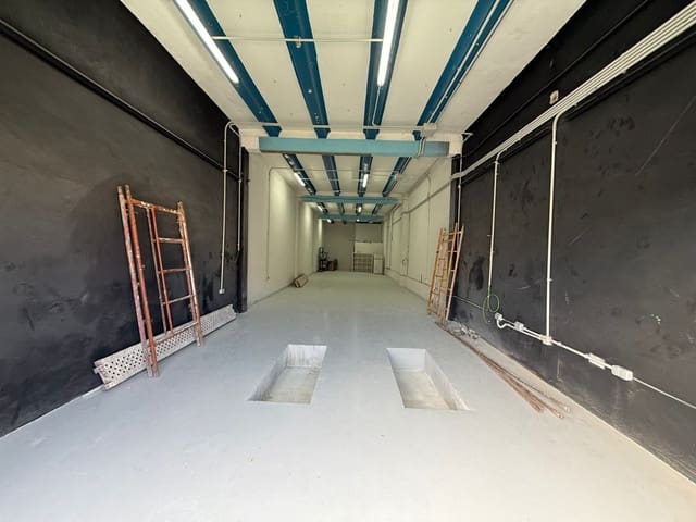 1 quarto Comercial para venda em Parque Acuático - Sector 25, Torrevieja - 14 900 € (Ref: 9532833)