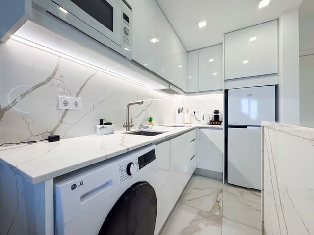 Apartamento para venda em Los Europeos, Torrevieja com piscina - 149 000 € (Ref: 9536282)