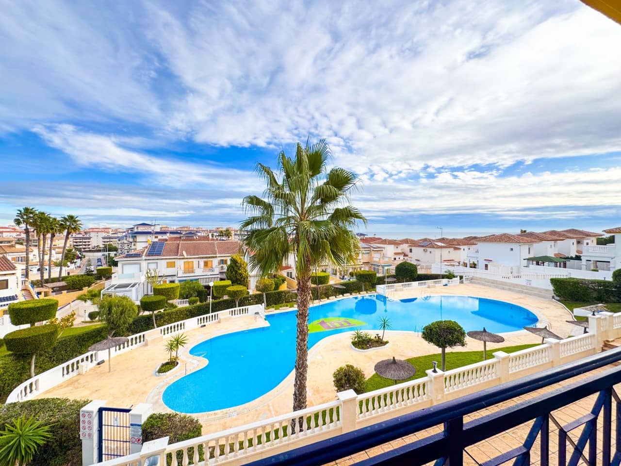 Apartamento para venda em La Mata com piscina - 149 000 € (Ref: 9536282)