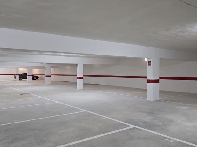 Garage for sale in Los Europeos, Torrevieja - € 17,000 (Ref: 9562193)