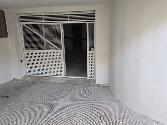 Garage for sale in Los Europeos, Torrevieja - € 17,000 (Ref: 9562193)