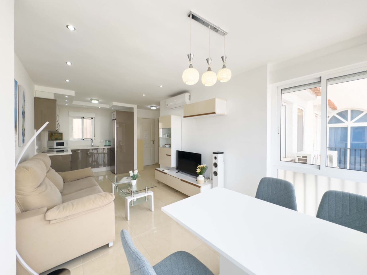 Apartamento de 1 habitación en Torrevieja en venta con piscina - 129.900 € (Ref: 9566832)